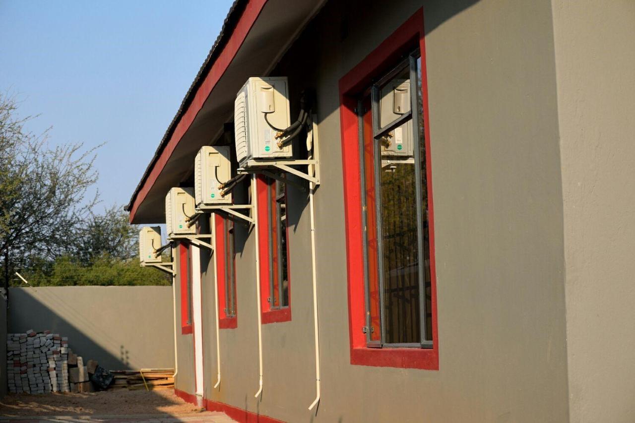 Mathlyn Guesthouse גאבורון מראה חיצוני תמונה