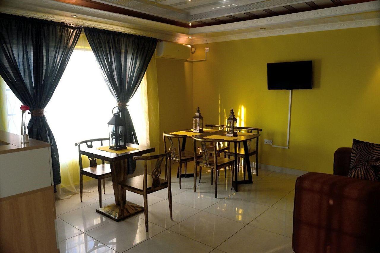 Mathlyn Guesthouse גאבורון מראה חיצוני תמונה