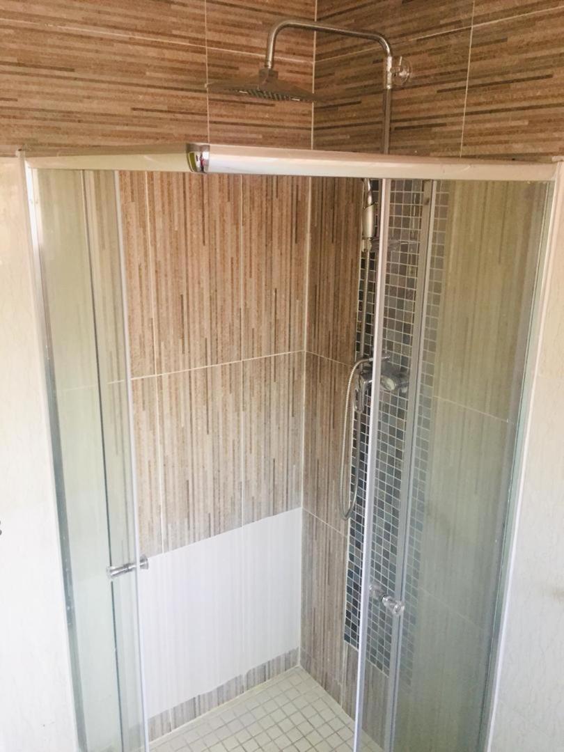 Mathlyn Guesthouse גאבורון מראה חיצוני תמונה