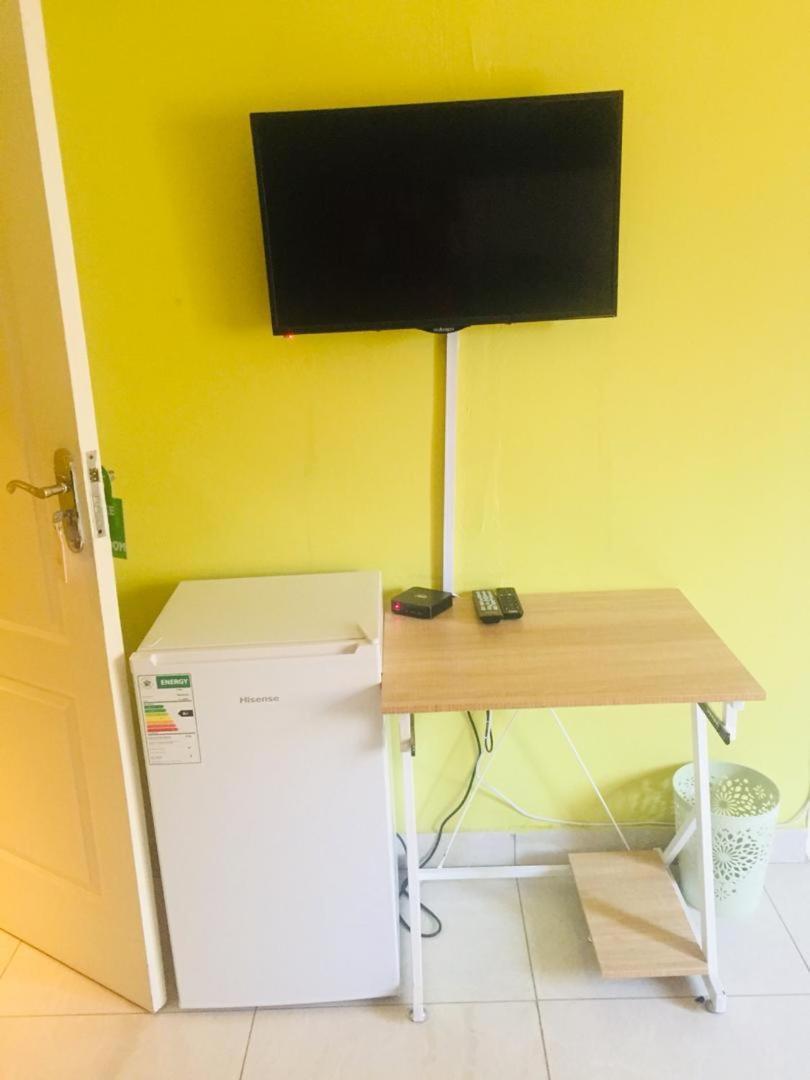 Mathlyn Guesthouse גאבורון מראה חיצוני תמונה