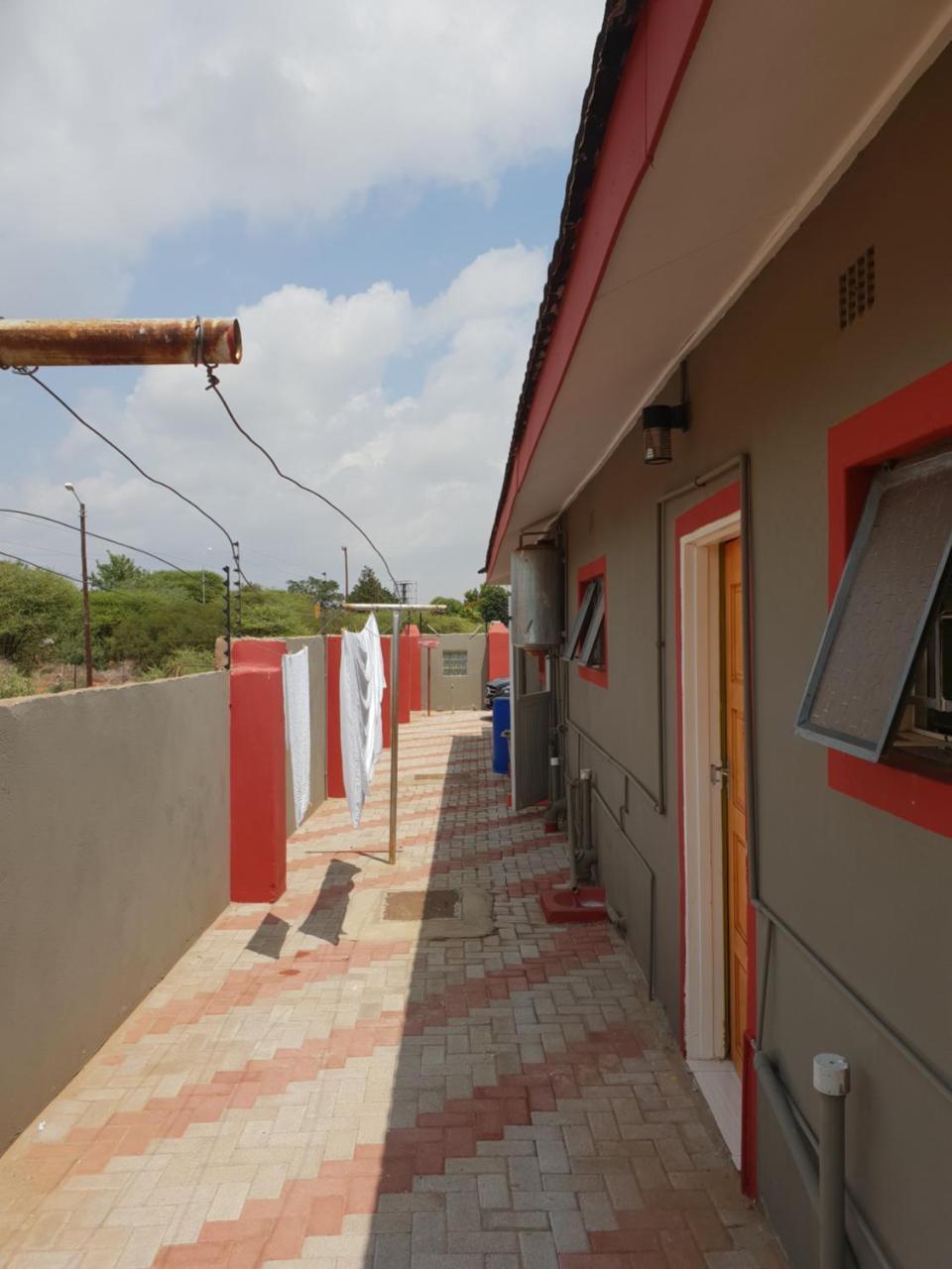Mathlyn Guesthouse גאבורון מראה חיצוני תמונה